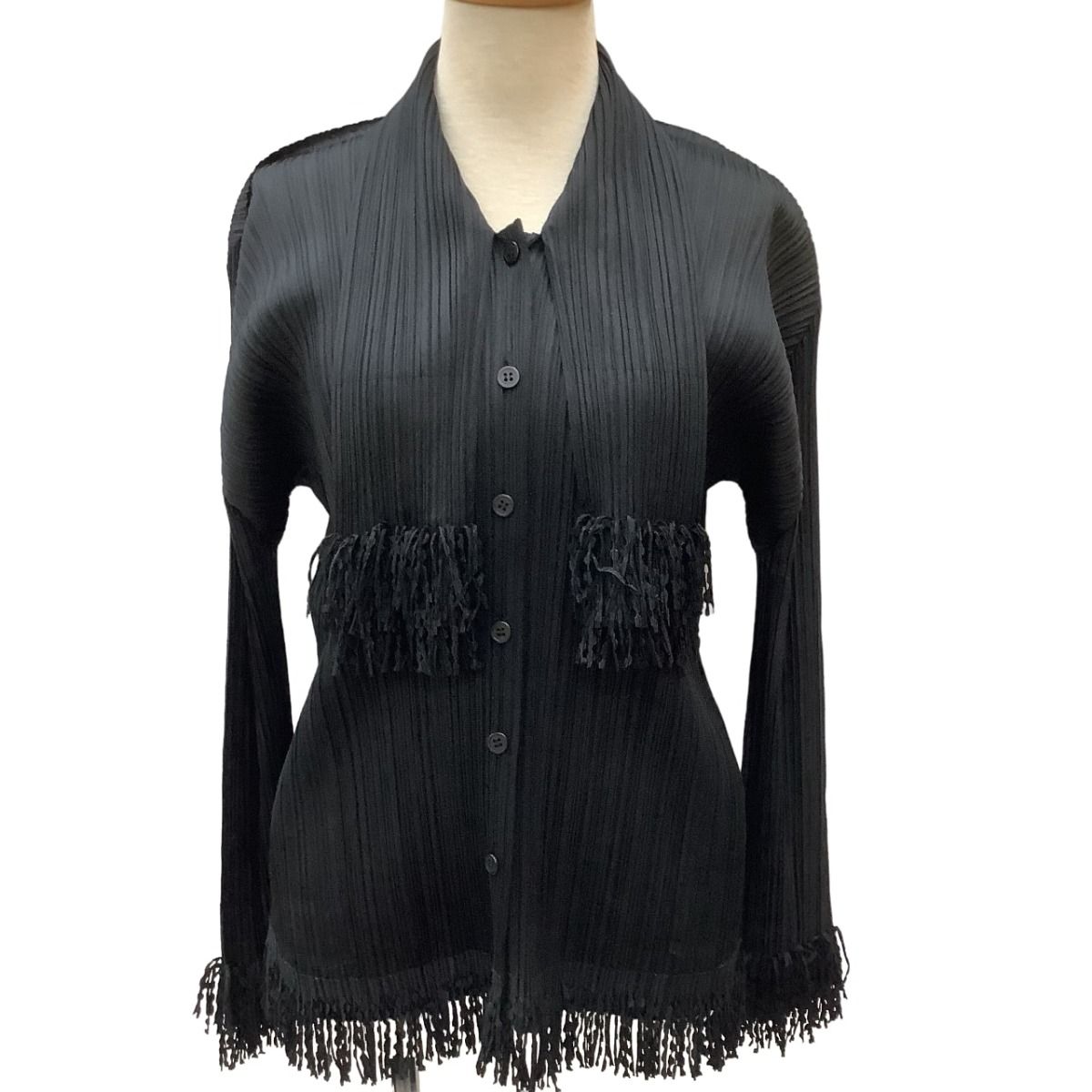 000　　イッセイミヤケ　3D 立体プリーツ　変形カーディガン　黒 イッセイミヤケプリーツ変形カーディガンブラック