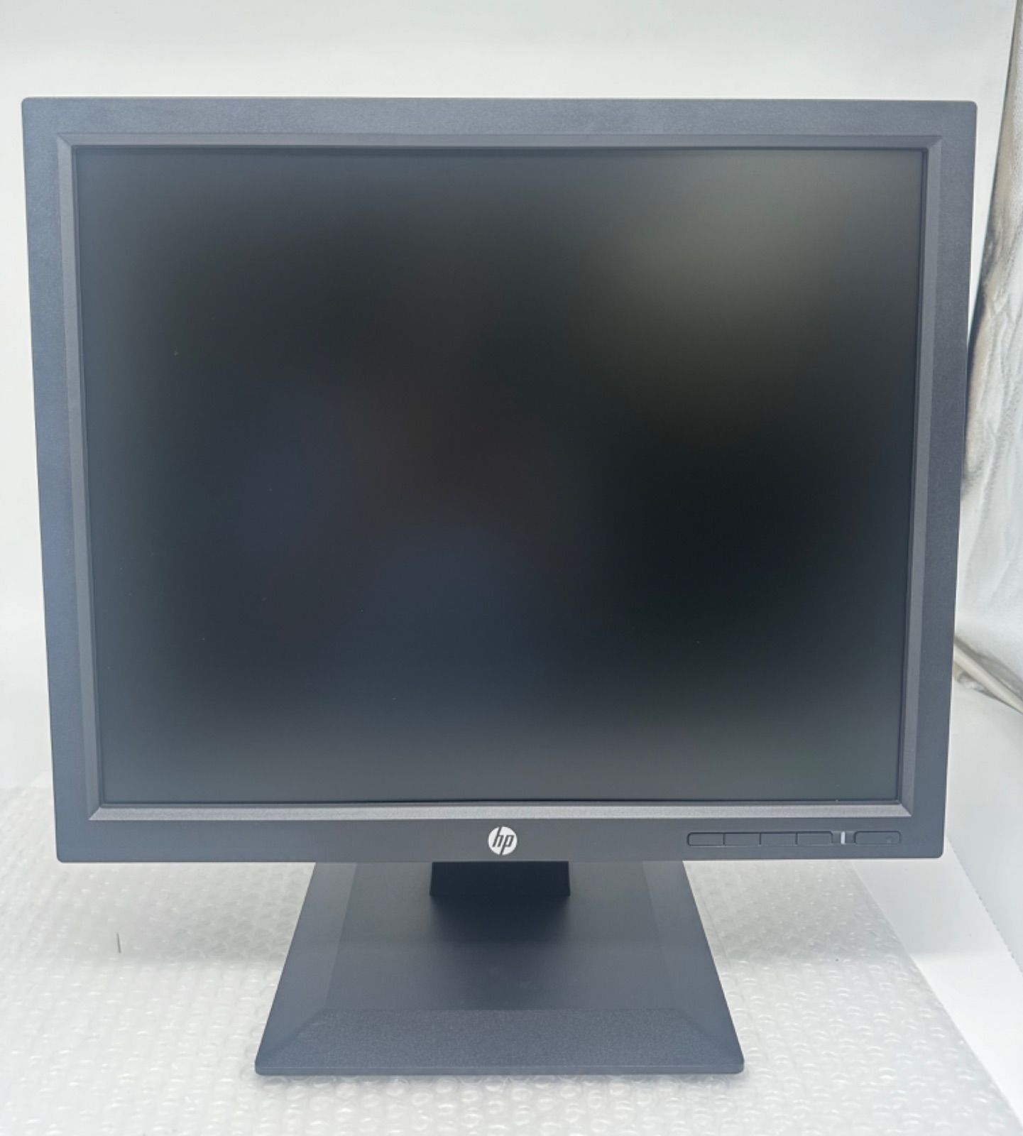 HP P174 LED ディスプレイ 43.2 cm (17インチ)  中古－とても良い