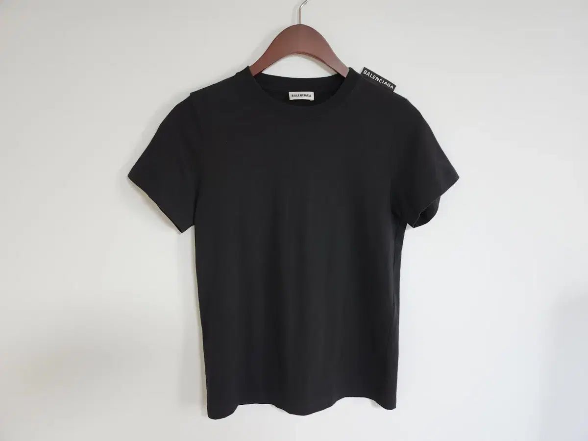 S BALENCIAGA バレンシアガ 黒 ショルダー ロゴ レディース 半袖T 578133 TEV18