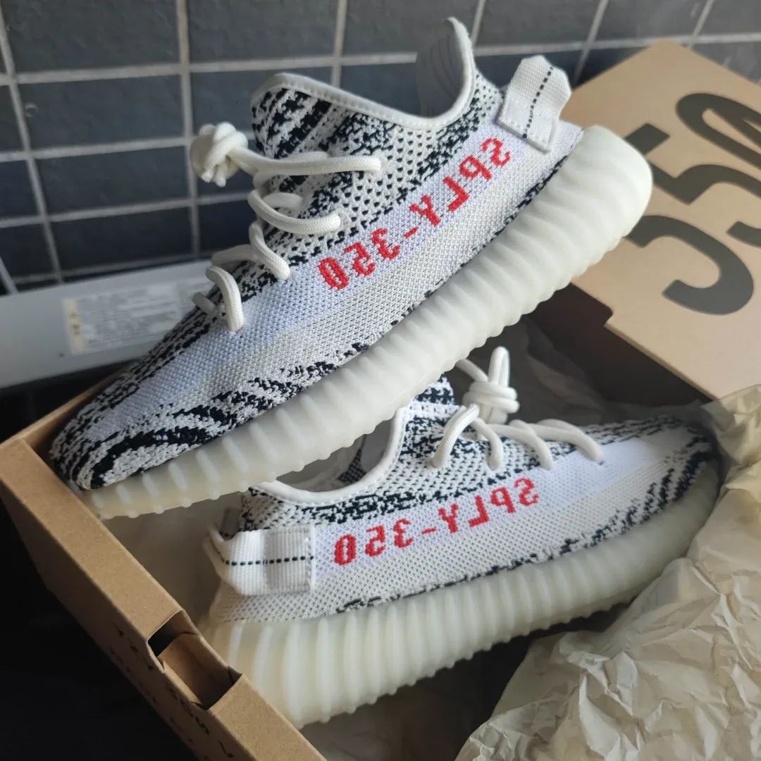 値下げします新品 ADIDAS ORIGINALS YEEZY BOOST 350 V2 箱付 ✨ 未使用❣️ - メルカリ