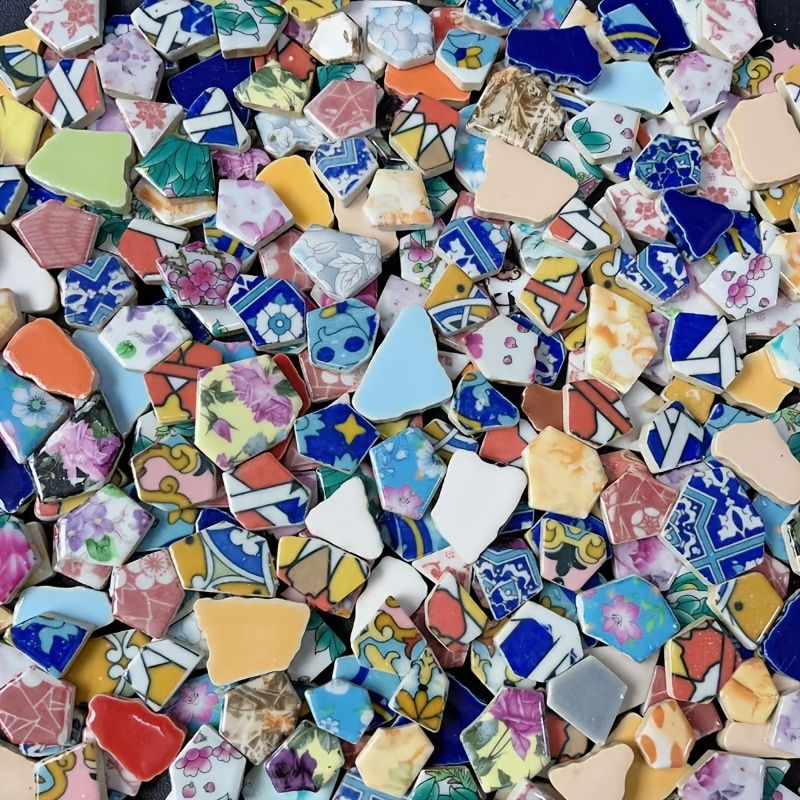 1パックあたり1000gのミックスカラーDIYガラス装飾ステッカー、DIYプロジェクト、クリエイティブデザイン、芸術的な装飾に適しており、家の壁、屋外の庭、階段の装飾材料としても使用でき