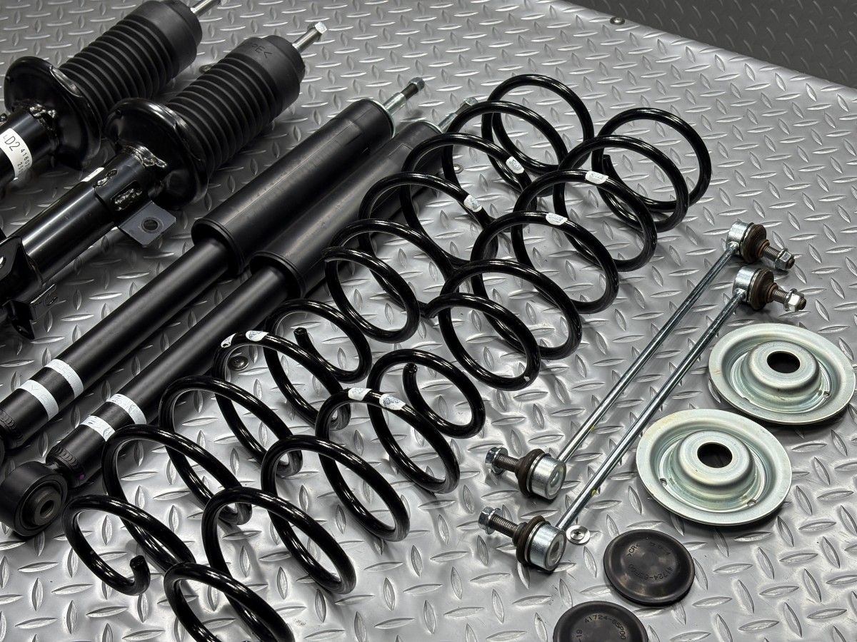 送料無料【新車外し】MK54S スズキ スペーシアカスタム 純正サスキット