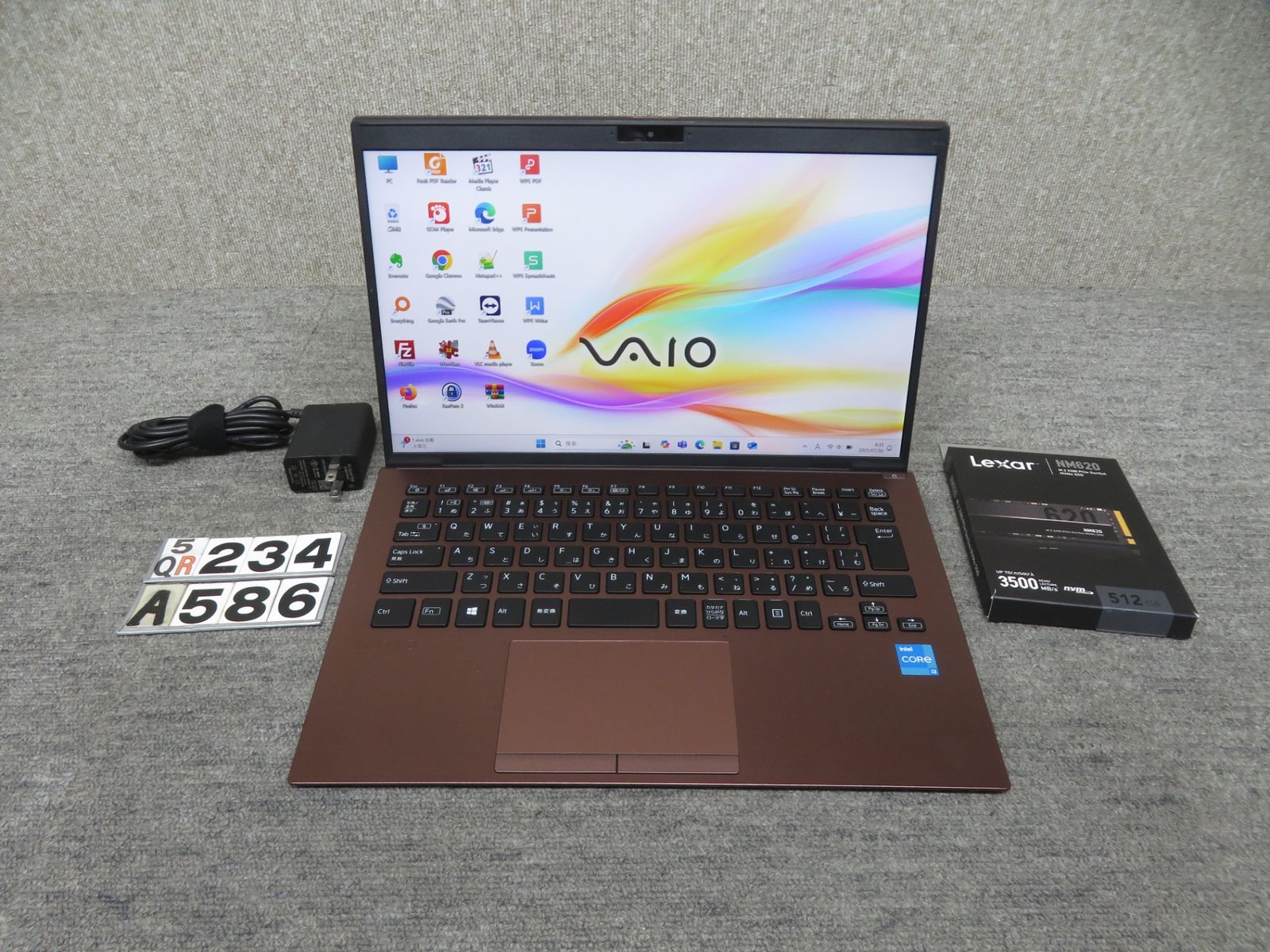 バッテリー・動作良好Office付東芝4世代i3新品SSDメモリ8G Office