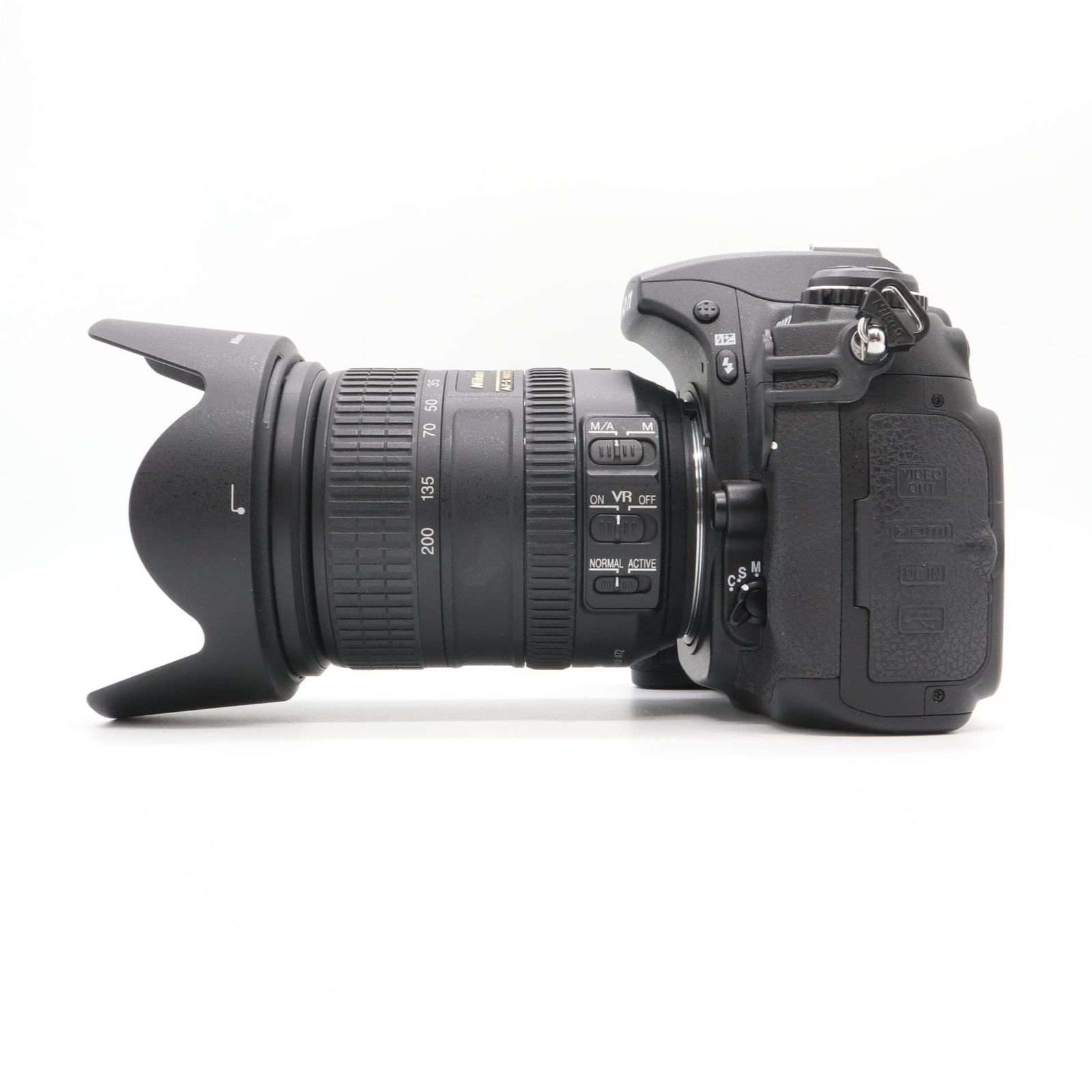  S数5724回 デジタル一眼レフカメラ NIKON D 300 AF-S DX VR 18-200 G レンズキット ニコン k 3219 デジタル一眼レフ デジタルカメラ
