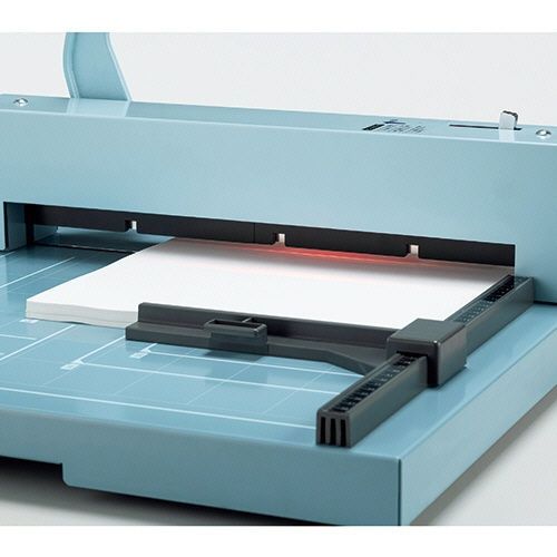 大型裁断機・ペーパカッター LION PC－A3PH