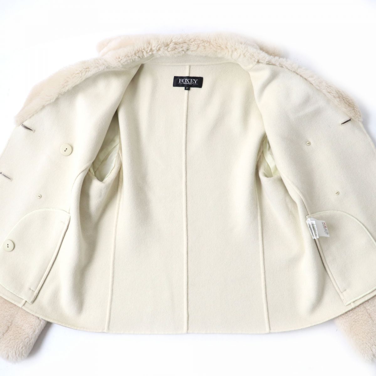 良品△正規品 FOXEY フォクシー 24834 ヌートリアファー・ロゴボタン付 
