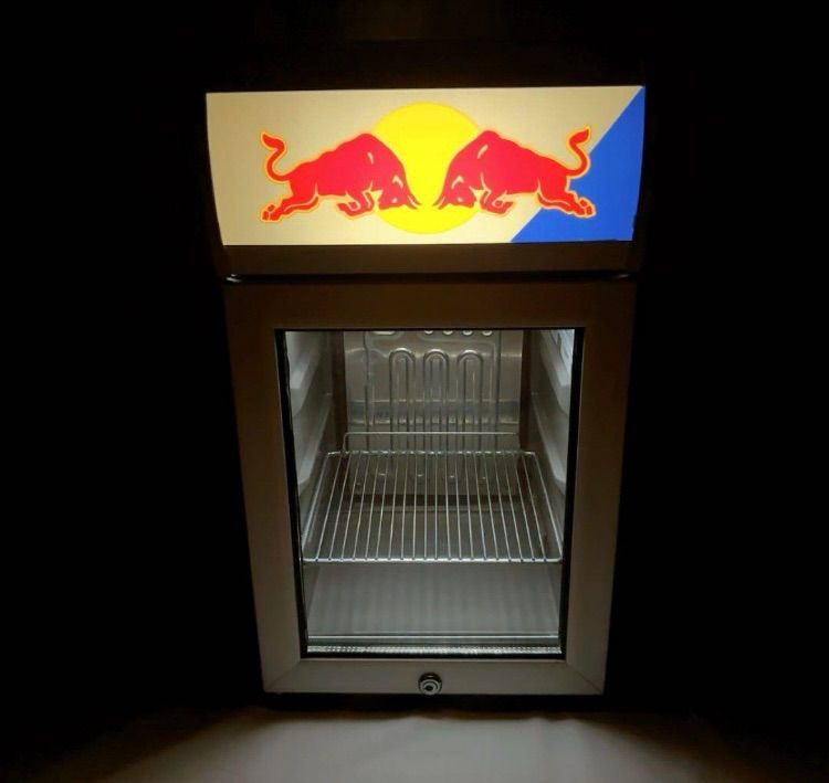 Red Bull LEDレッドブル冷蔵庫 限定レア非売品　限定カラー Red Bull LEDレッドブル冷蔵庫 限定レア非売品 限定カラー - メルカリ