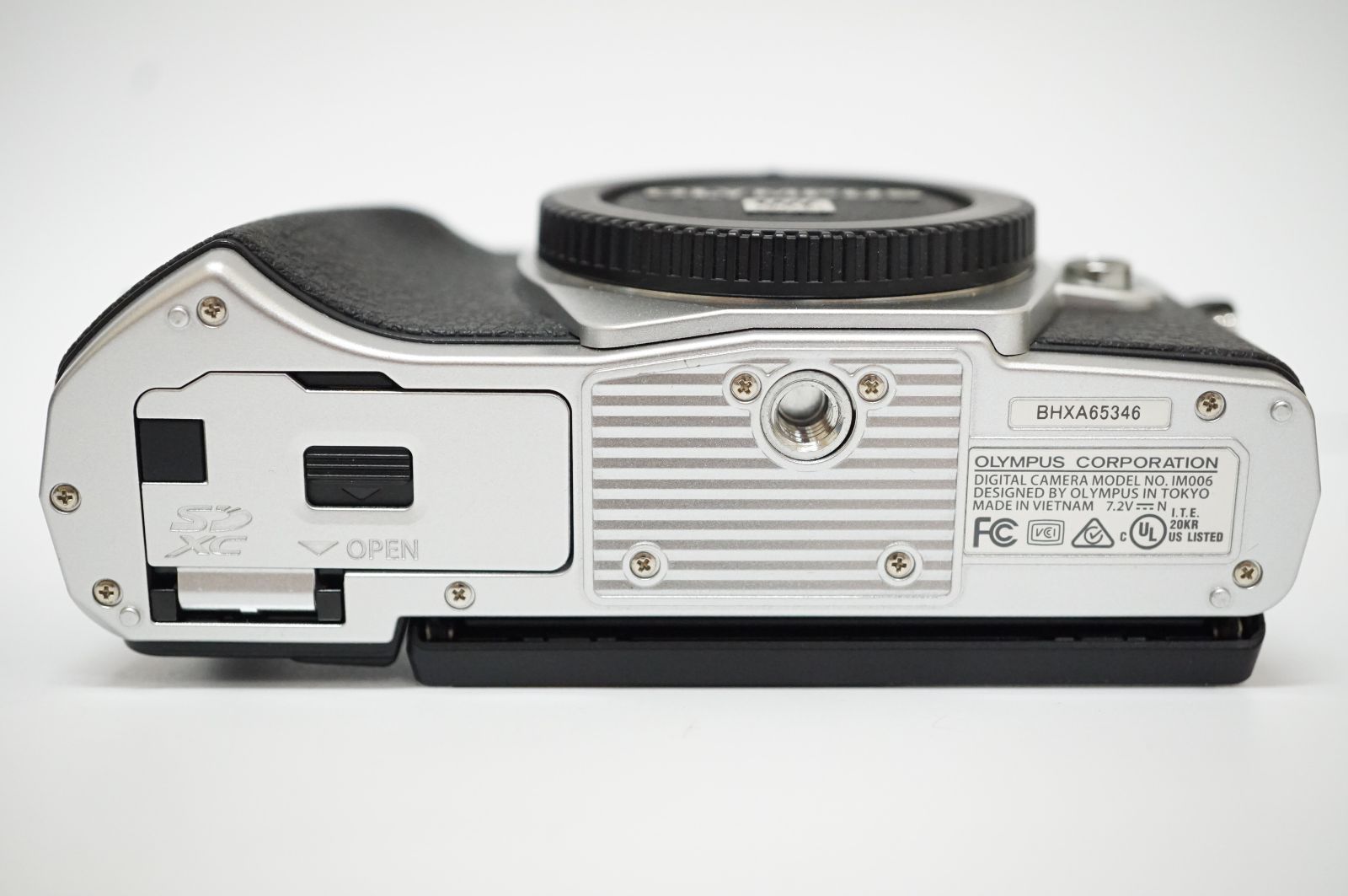 オリンパス OM-D E-M10 Mark III EZダブルズームキット OM-D E-M10 Mark III EZダブルズームキット [シルバー]の製品画像