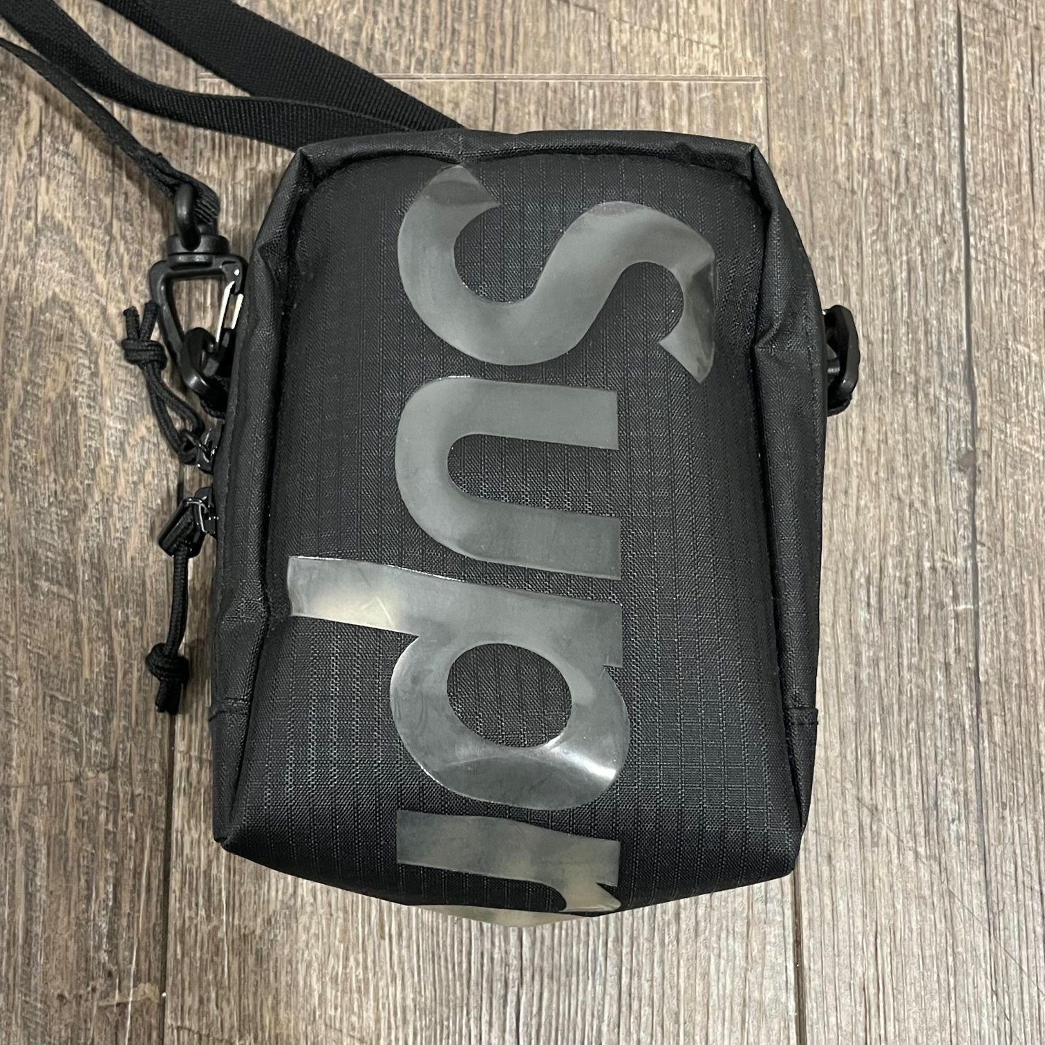 確実正規品 シュプリーム ネックポーチ 21SS ブラック Supreme シュプリーム 21SS Neck Pouch ネックポーチ バッグ