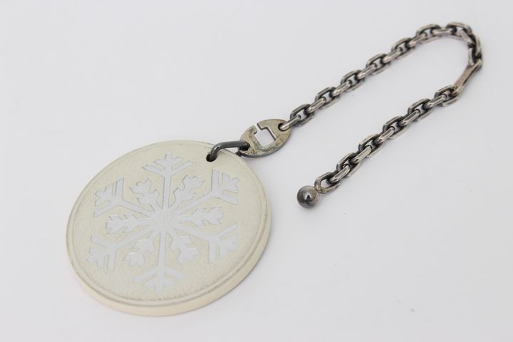 美品　エルメス　雪の結晶　レザー　バッグチャーム　キーホルダー　SV925 1 エルメス キーホルダー スノーフレーク SV925/レザー 雪の結晶