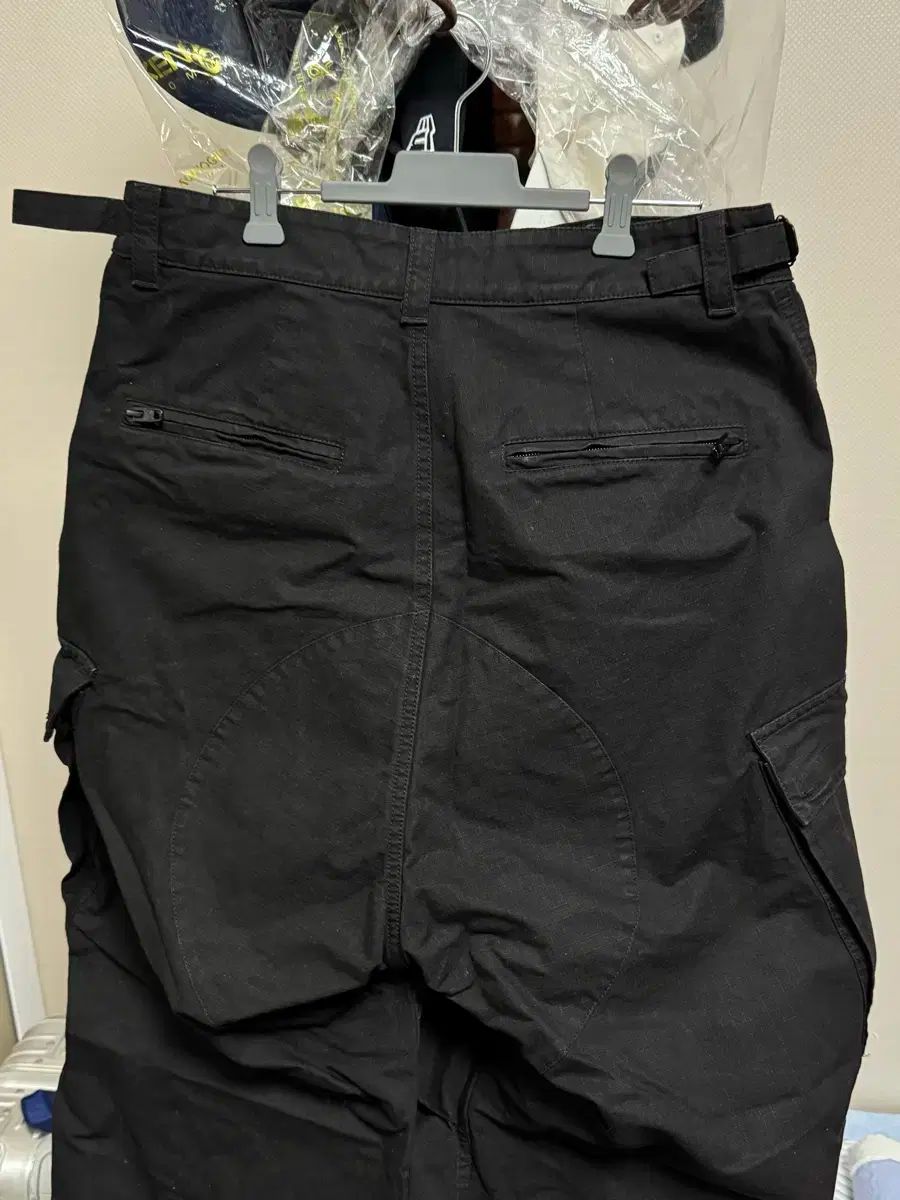 プールカーゴ 黒