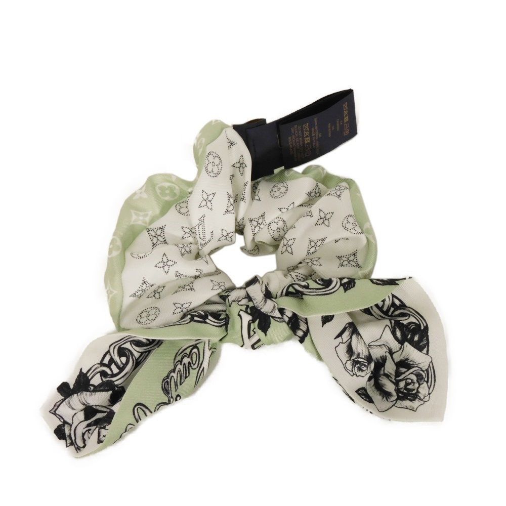 LOUIS VUITTON ルイ ヴィトン シュシュ ブルーミング モノグラム 現行 LVロゴ フラワー バタフライ パドロック パステル グリーン ゴールド リボン ヘアバンド ヘア LVサークル シルク セージ ヘアピン M96860