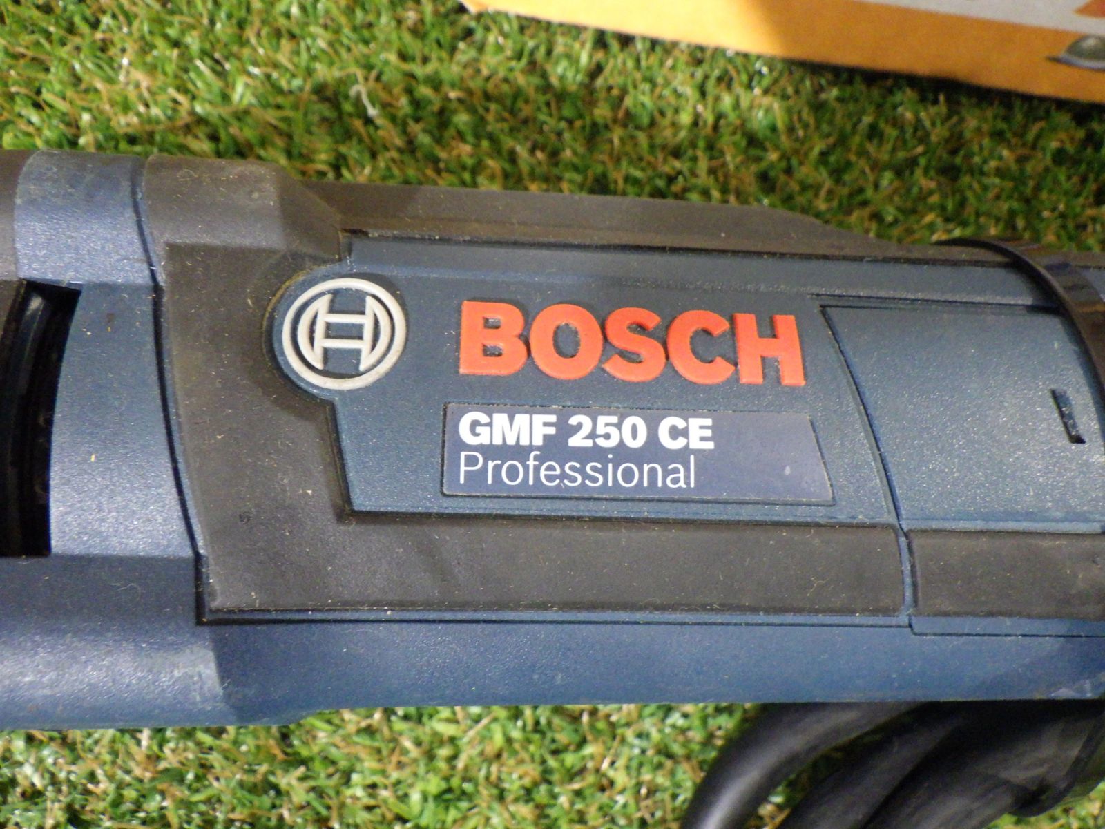 BOSCH ボッシュ カットソー GMF250CE 電動工具 コード式 大工道具 品