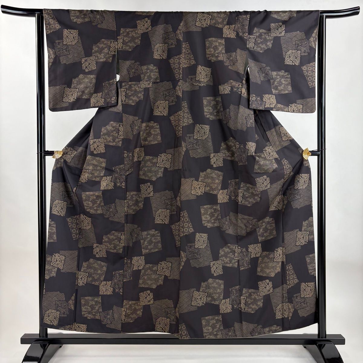 小紋 身丈157cm 裄丈63.5cm S 袷 大島紬地 証紙 破れ色紙 草花 焦茶色 正絹 名品