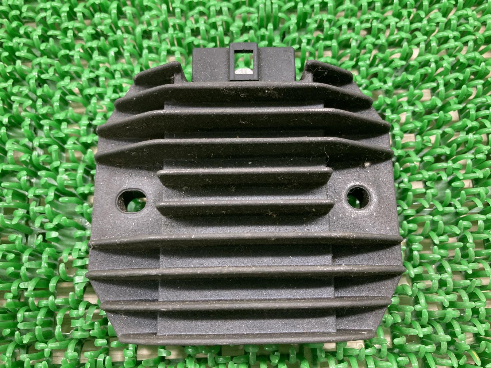 マジェスティ250 レギュレター ヤマハ 純正 中古 バイク 部品 SG03J レギュレーター レクチファイアー 安心のノーマル 機能的問題なし