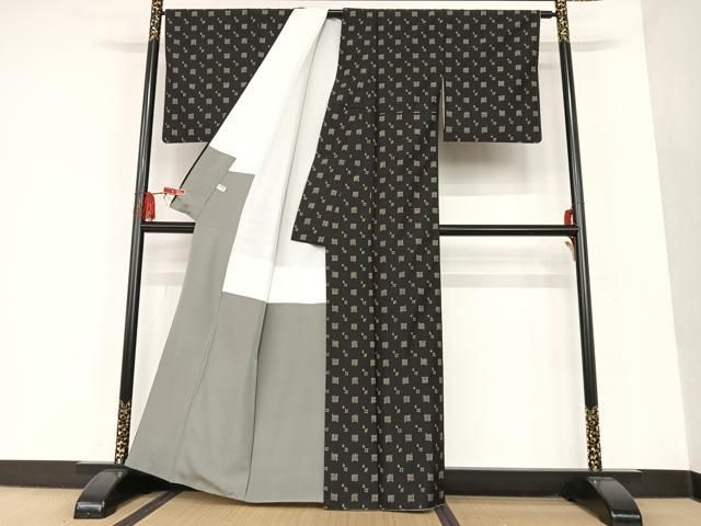 平和屋着物●本場染大島紬　井桁絣文様　正絹　逸品　AAAT0559zg 平和屋着物○本場染大島紬 井桁絣文様 正絹 逸品 AAAT0559zg - メルカリ