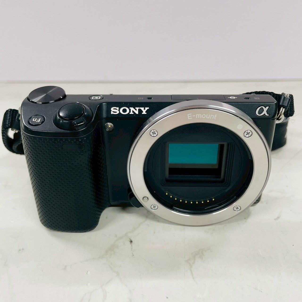 SONY α NEX 5 TL パワーズームレンズキット 本体のみ ショット数2 WW 5664