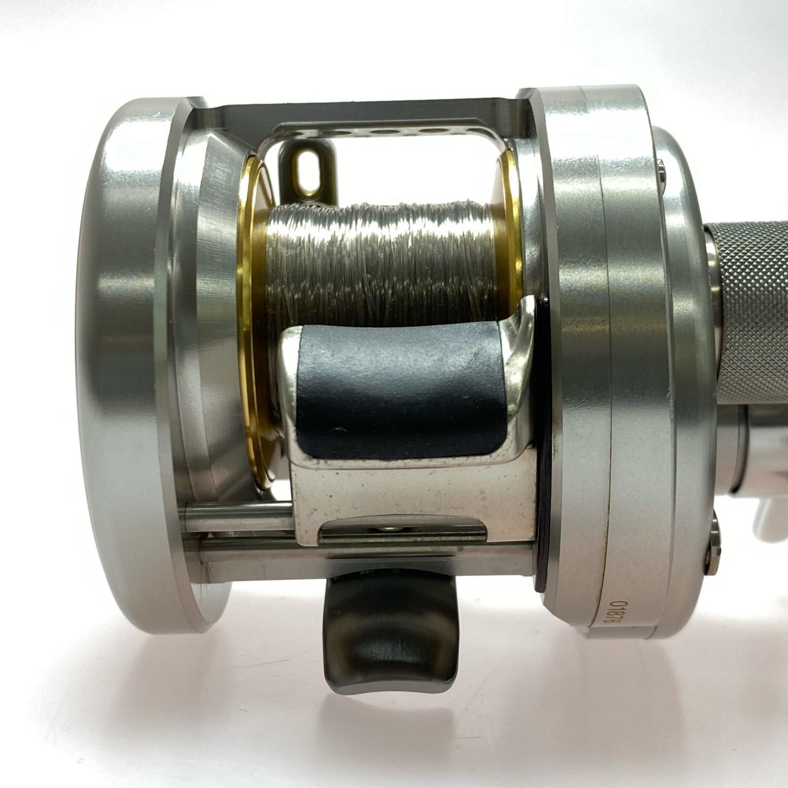 SHIMANO - §§SHIMANO シマノ 05カルカッタコンクエスト250DC 01876 ベイトリール 程度B SHIMANO シマノ 05カルカッタコンクエスト250DC 01876 ベイト
