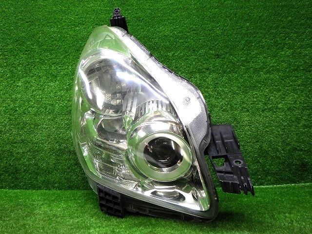 トヨタ　NCP100/105　ラクティス　後期　右ヘッドライト　ハロゲン　52-189　J　241008020