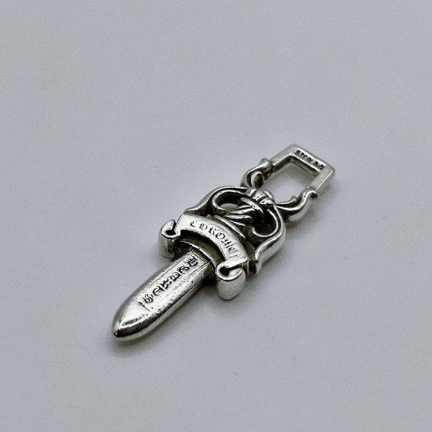 CHROME HEARTS #10 DAGGER DIA PAVE PENDANT - メルカリ