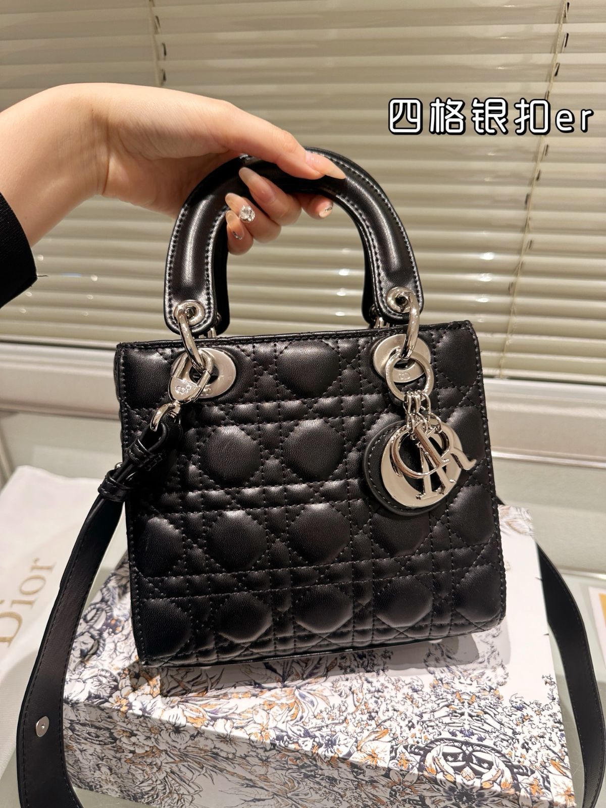 【Dior】ディオール★縦型カメラバッグ★未使用【ランク：SS】 ブランドバッグ｜クリスチャンディオール｜クリスチャン