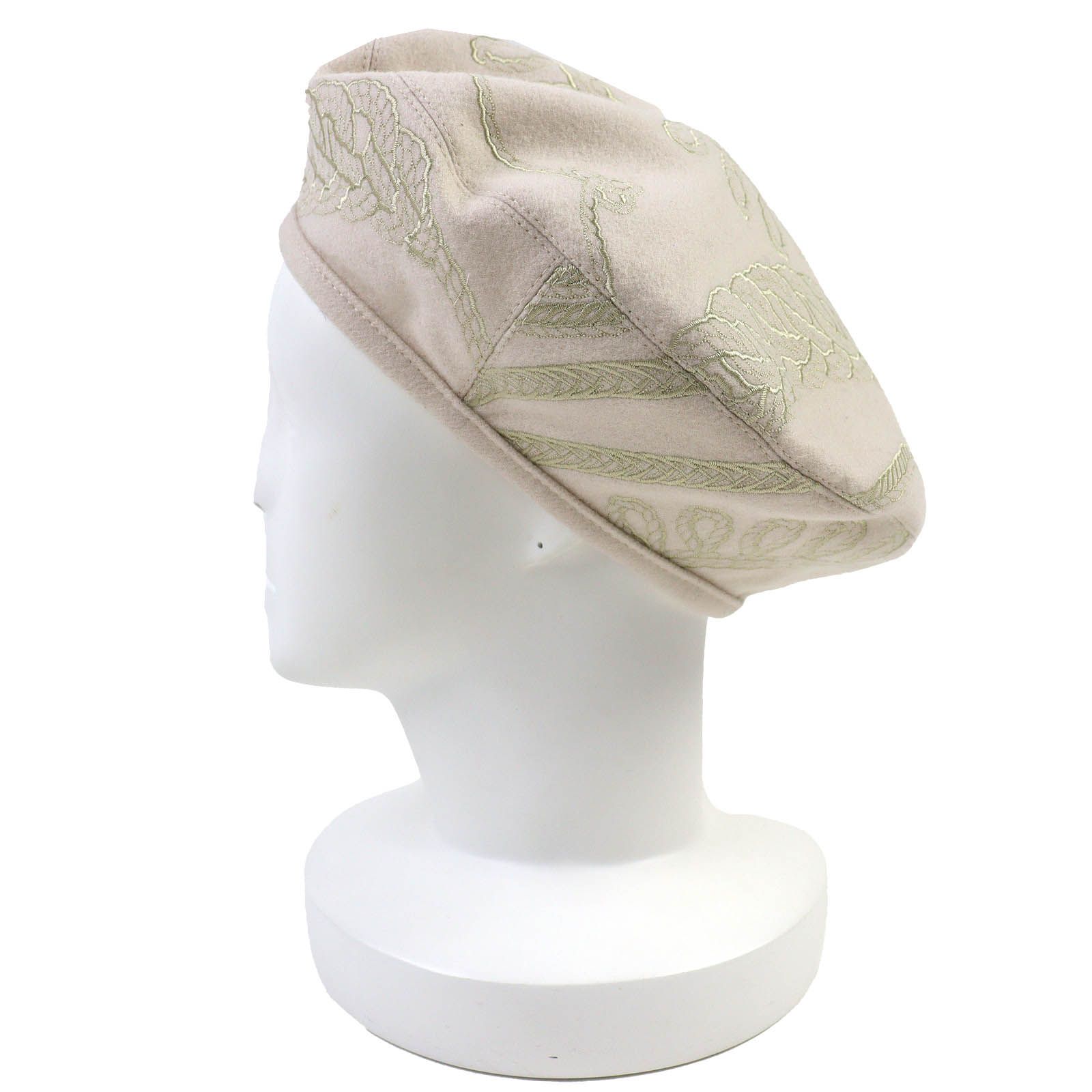 ライトベージュ