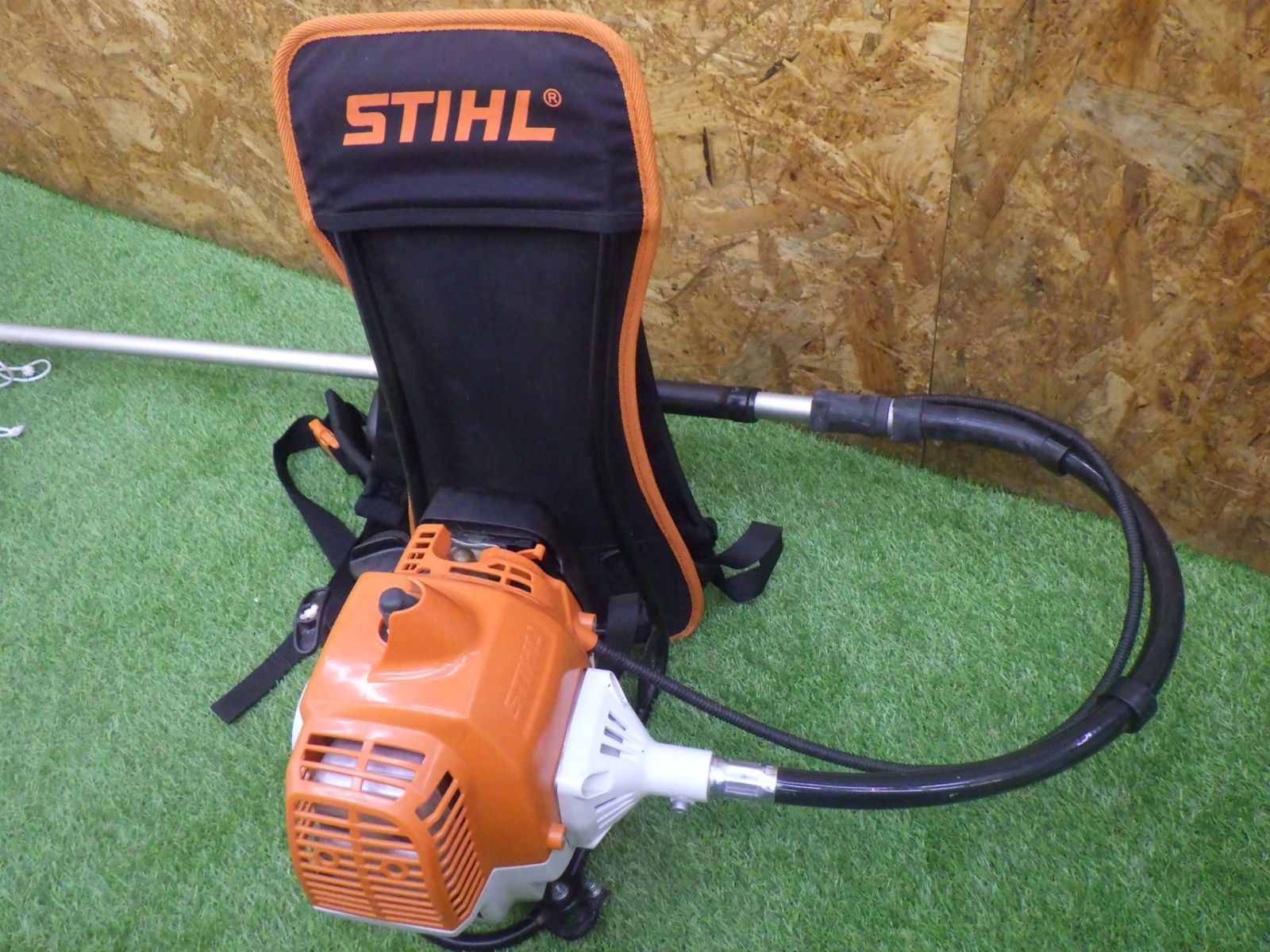 スチール FR235 背負式エンジン刈払機 36.3cc 重量10.3kg STIHL 使用回数少ない美品 草刈り - メルカリ