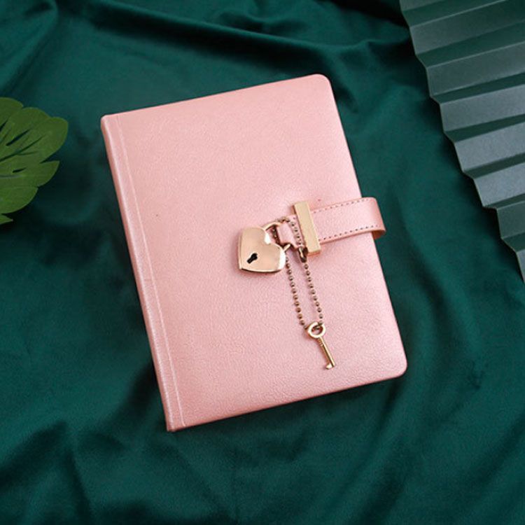 日記帳 鍵付き B6 ハート型 ロック付き 手帳 鍵付き日記帳 ダイアリー  