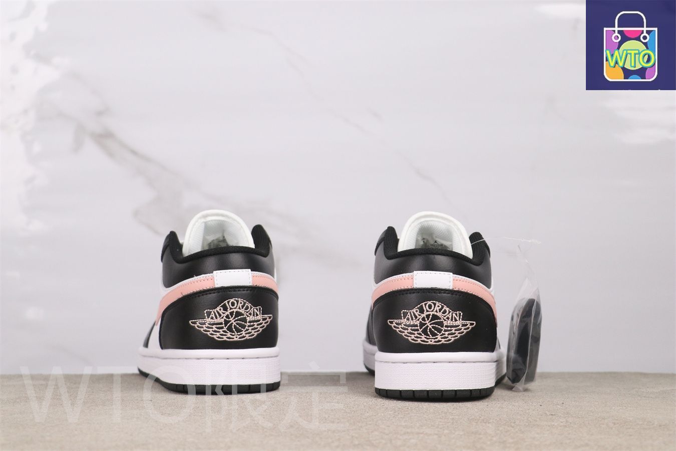 今日特価】Jordan 553558-165 ジョーダン 1 ローカット ブラック
