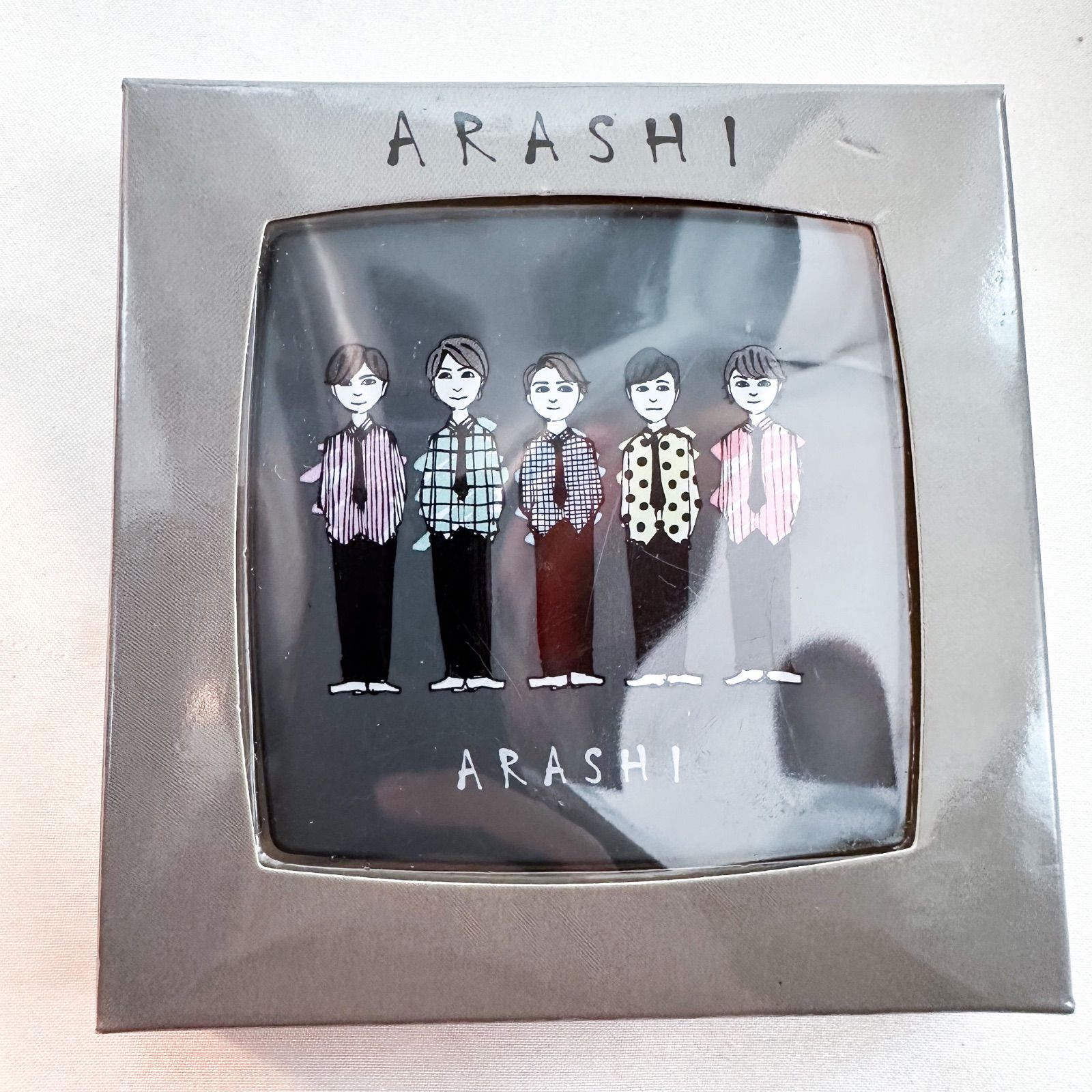 新品未開封 嵐 二つ折りミラー ＆ ポーチ 「ARASHI EXHIBITION