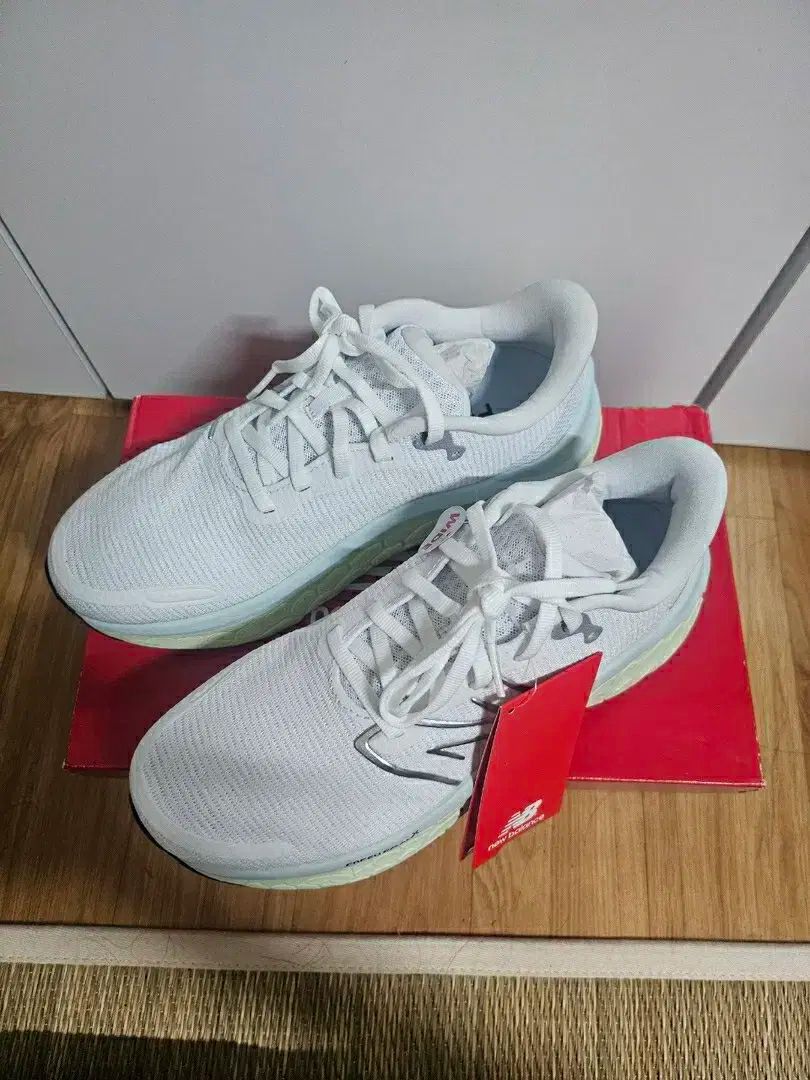 New Balance ニューバランス ランニングシューズ 245