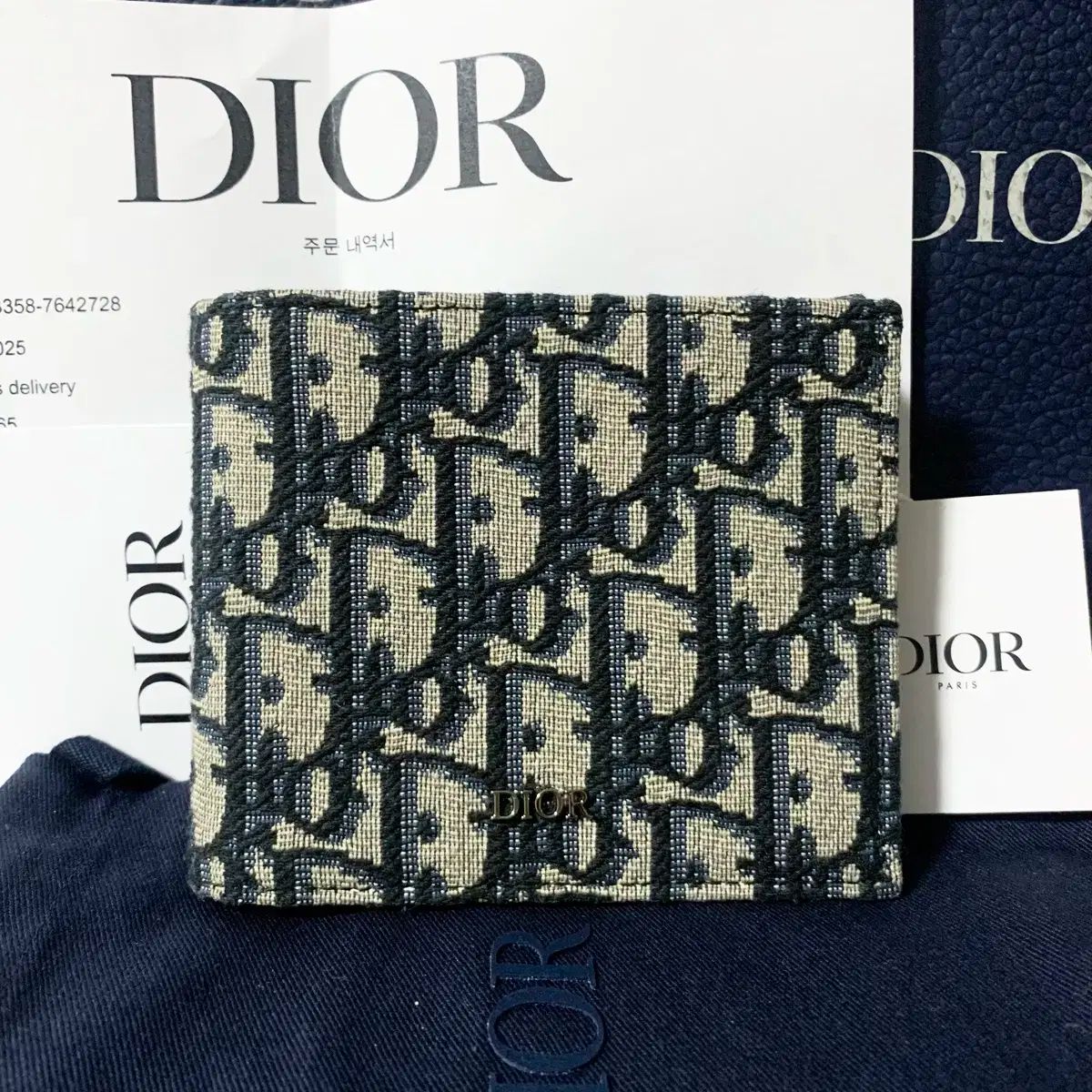新品 付属品完備 Dior(ディオール) オブリーク 二つ折り財布 - メルカリ