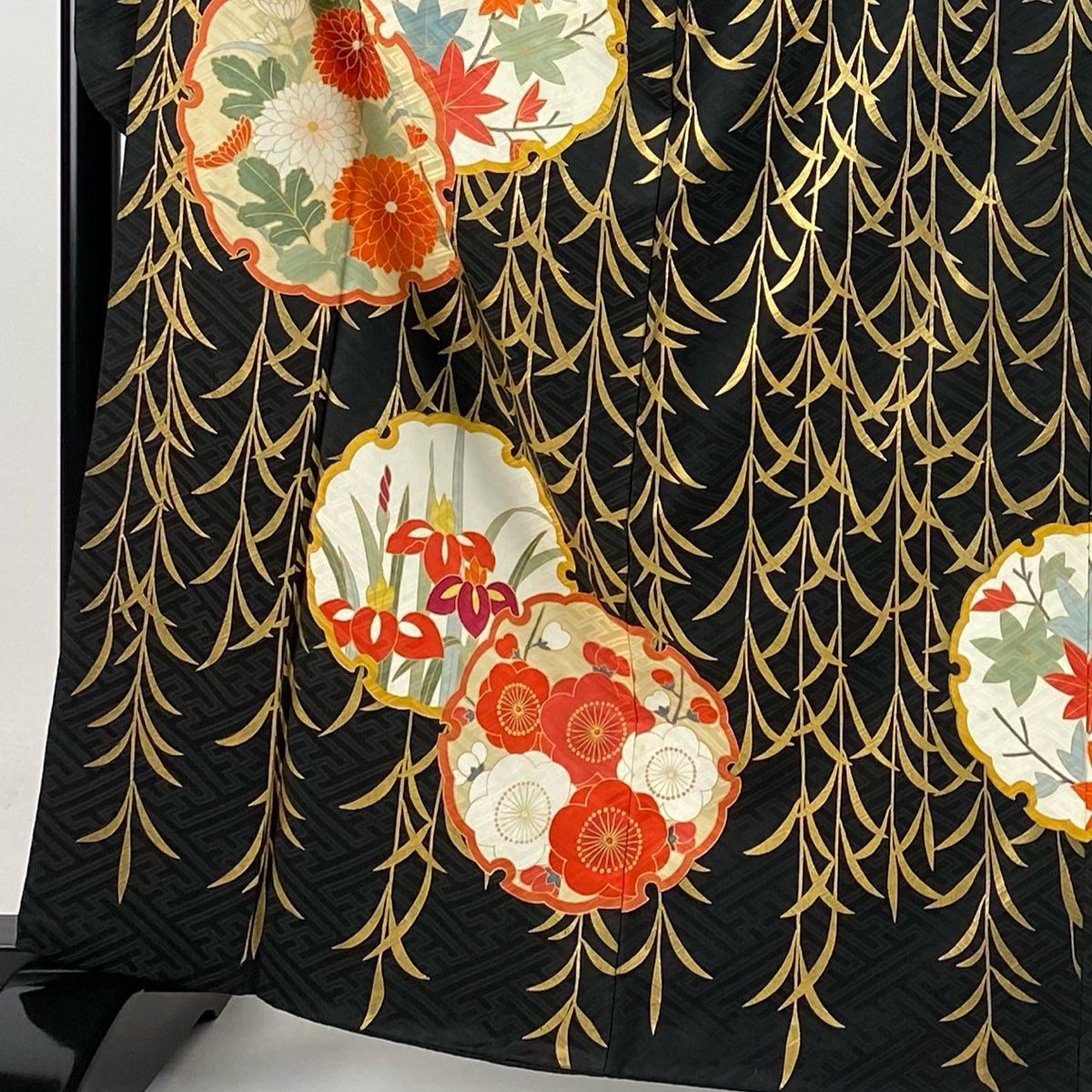 振袖 身丈164.5cm 裄丈65.5cm M 袷 雪輪 菊 金彩 黒 正絹 秀品