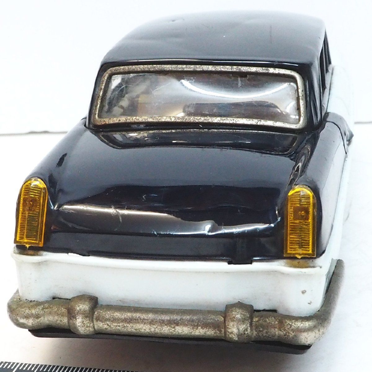 萬代屋【 MGマグネット マークⅢセダン白/茶】ブリキtin toy car箱無 萬代