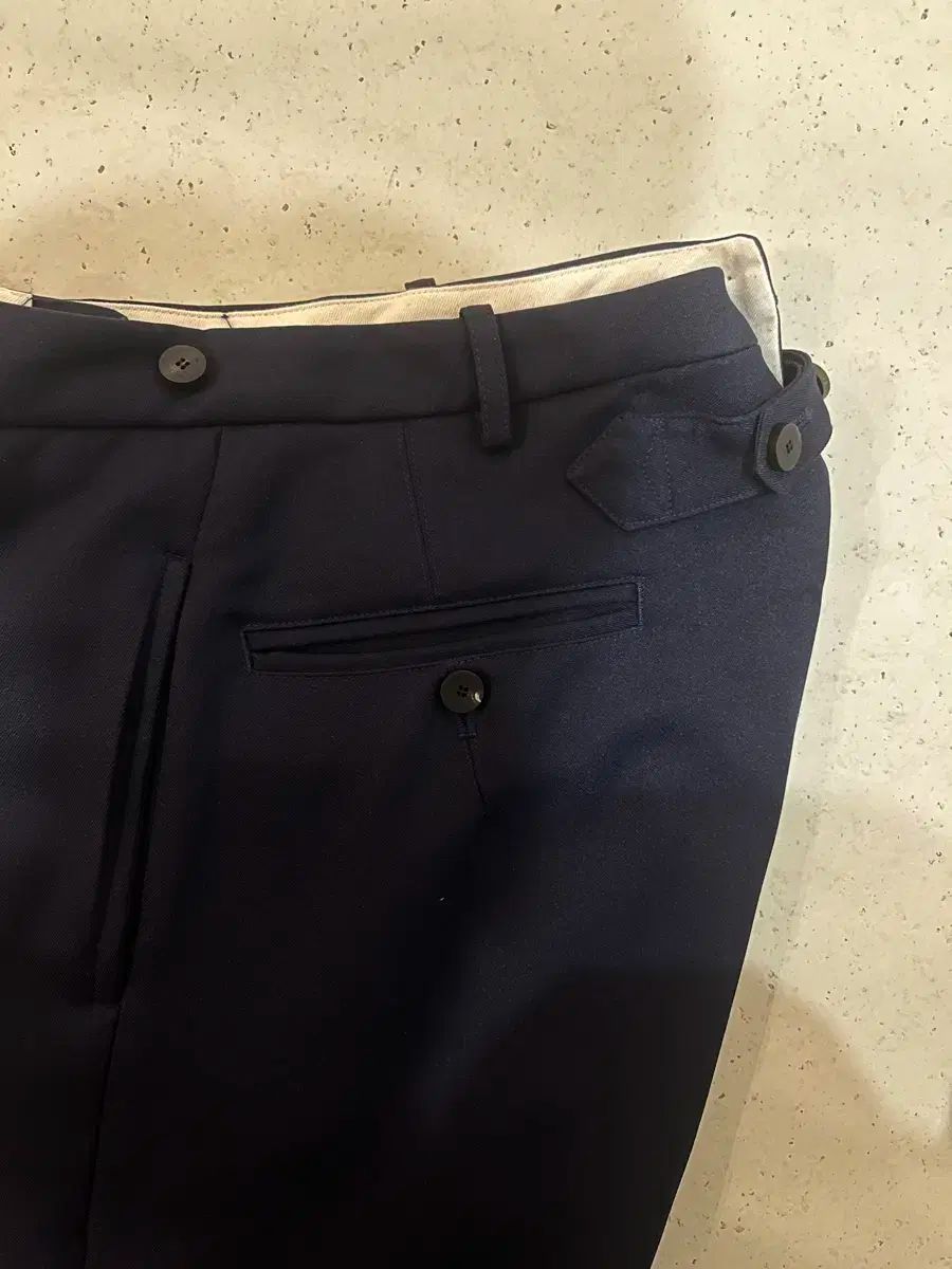 DOCUMENT ドキュメント