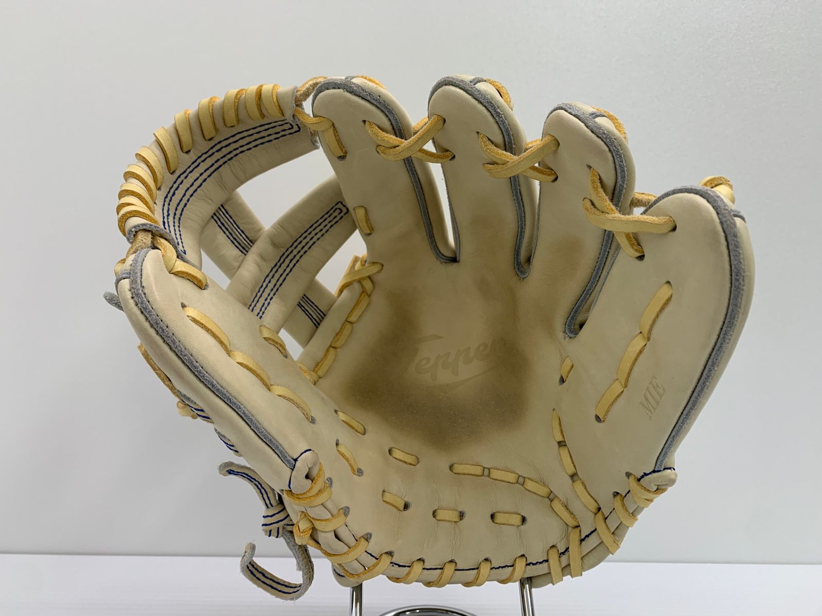 中古品 てっぺん TEPPEN 硬式 内野手用グローブ MIE 刺繡入り 3868 中古品 てっぺん TEPPEN 硬式 内野手用グローブ MIE 刺繡入り
