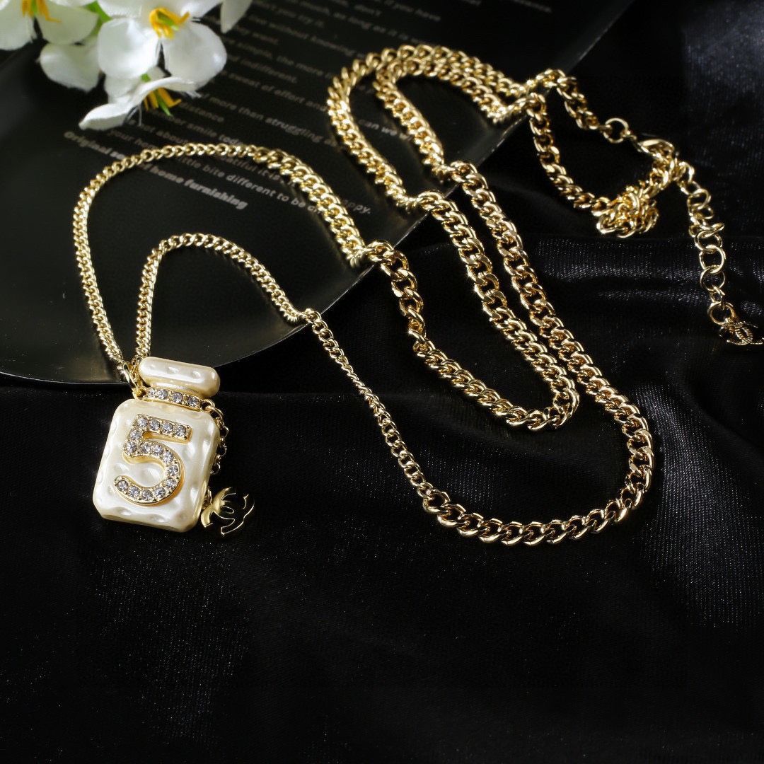 Chanel】シャネル 新品未使用 ロングネックレス パールボトルデザイン 