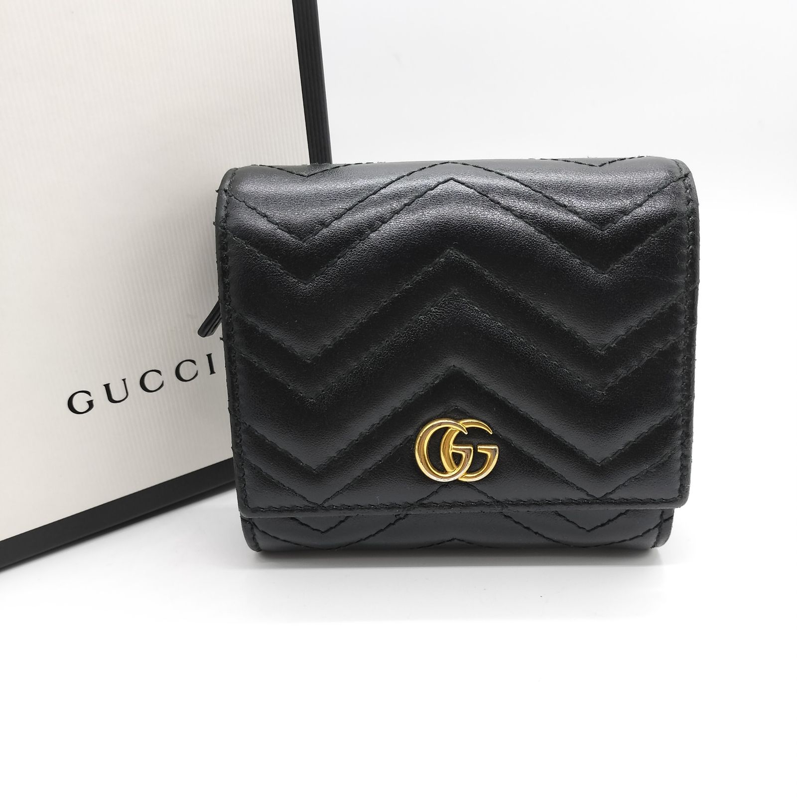 301✨美品✨グッチ 三つ折り財布 GGマーモント キルティングレザー ブラック エレガントな佇まい✨】 GUCCI グッチ 三つ折り財布 GGマーモント