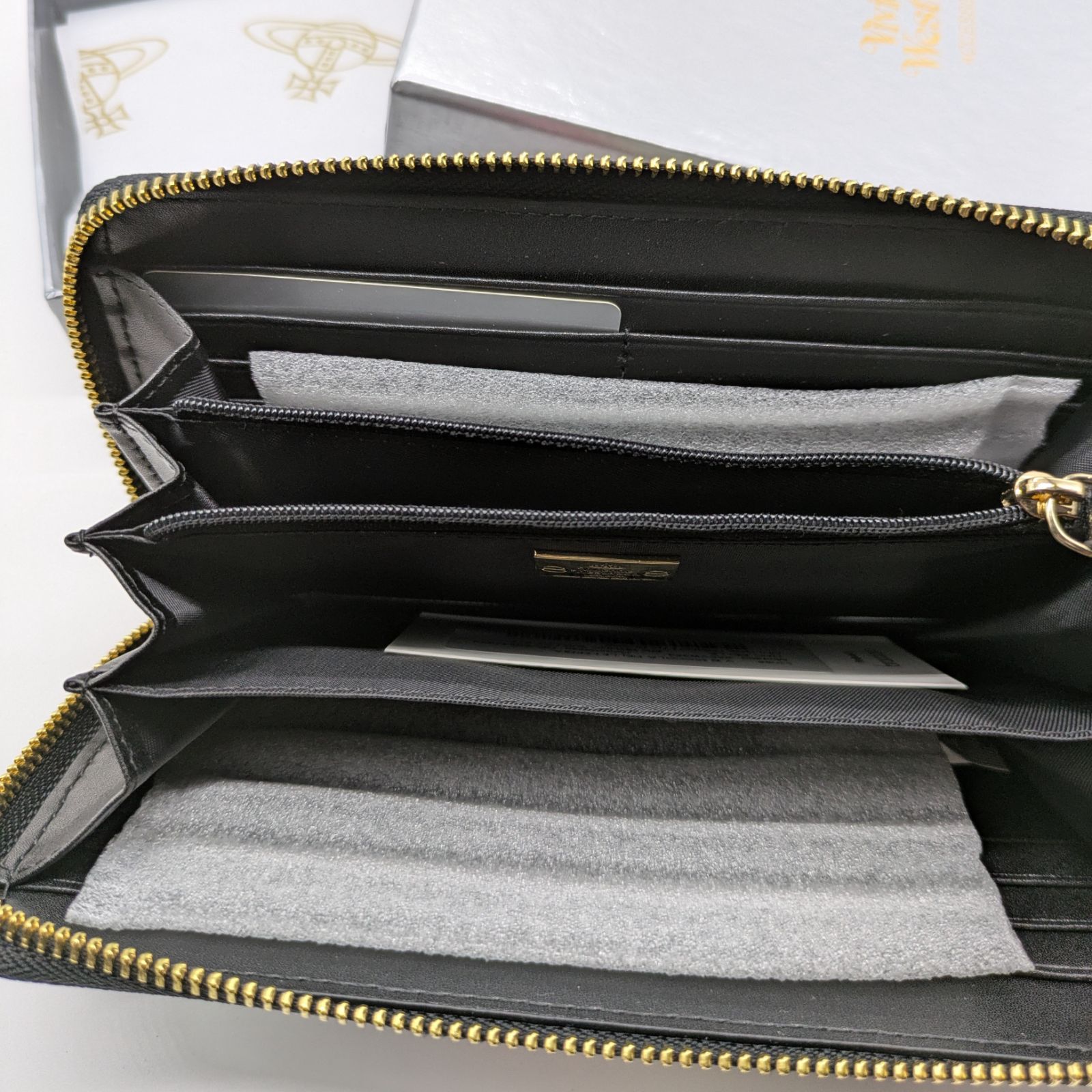Vivienne Westwood ☆長財布☆ブラック ホワイト ライン入り レザー
