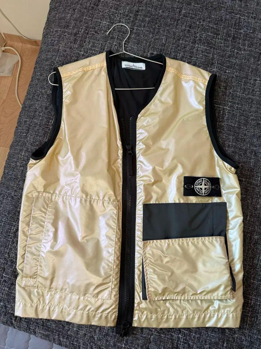 STONE ISLAND ストーンアイランド 反射的 ベスト