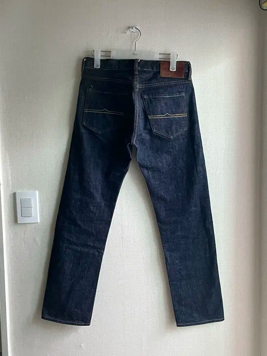 W29