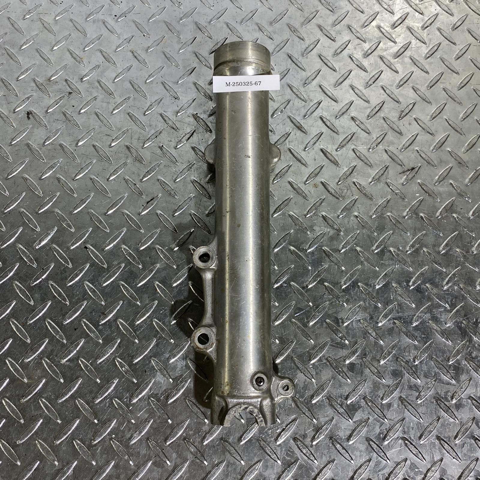 KAWASAKI KZ1000 ボトムケース 右 カワサキ