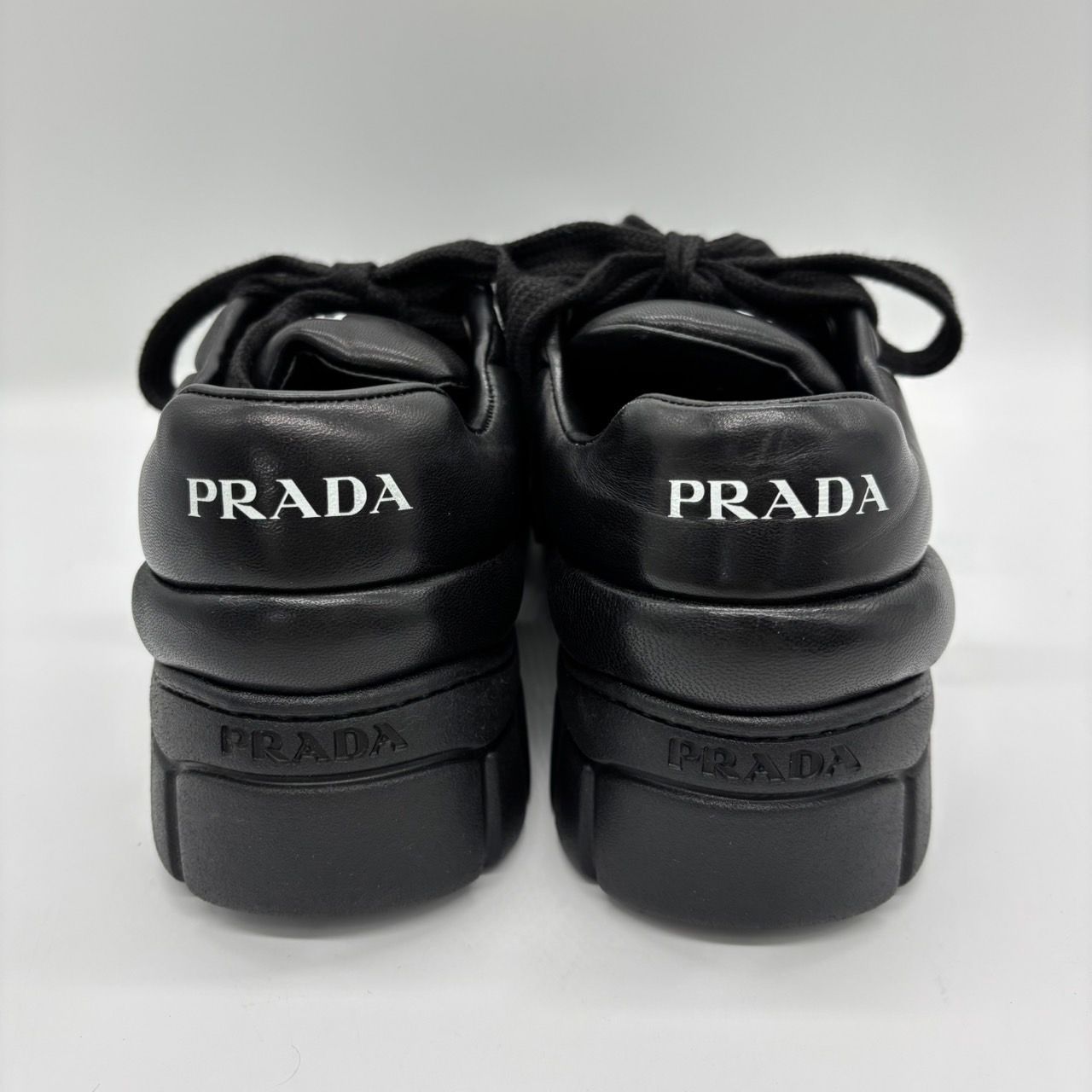 PRADA - プラダ PRADA スニーカー パデッドレザー 三角ロゴ