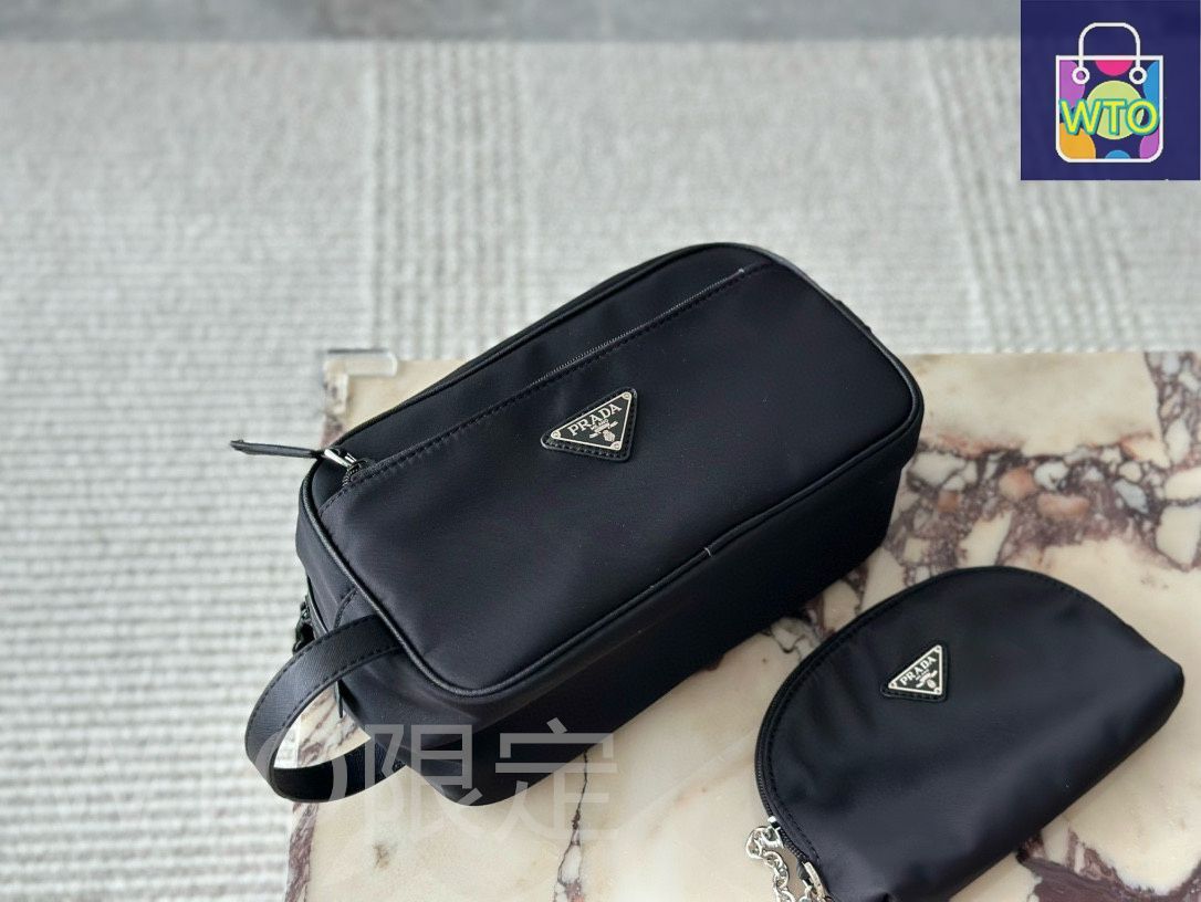 今日特価】Prada Nylon Cosmetic Pouch プラダ ナイロン コスメ