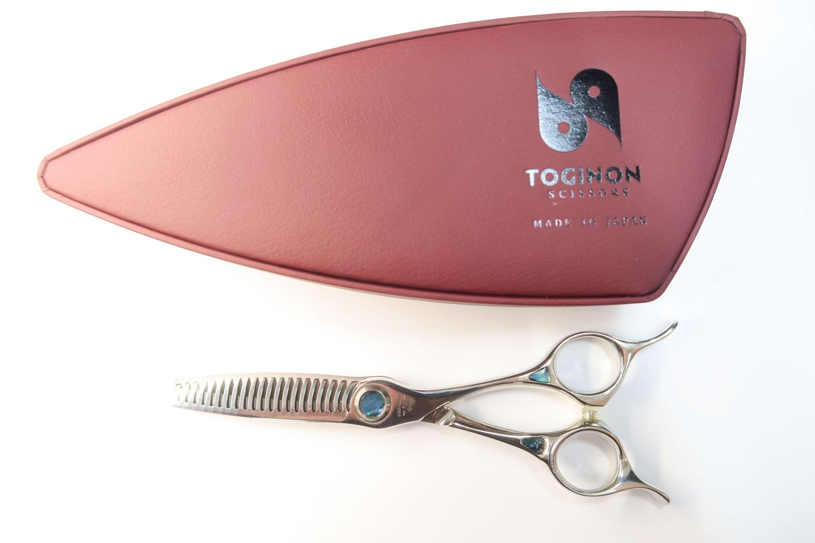 toginon トギノン　新品未使用　5.8インチ　右利き用　シザー　美容師 toginon トギノン 新品未使用 5.8インチ 右利き用 シザー 美容師 2025