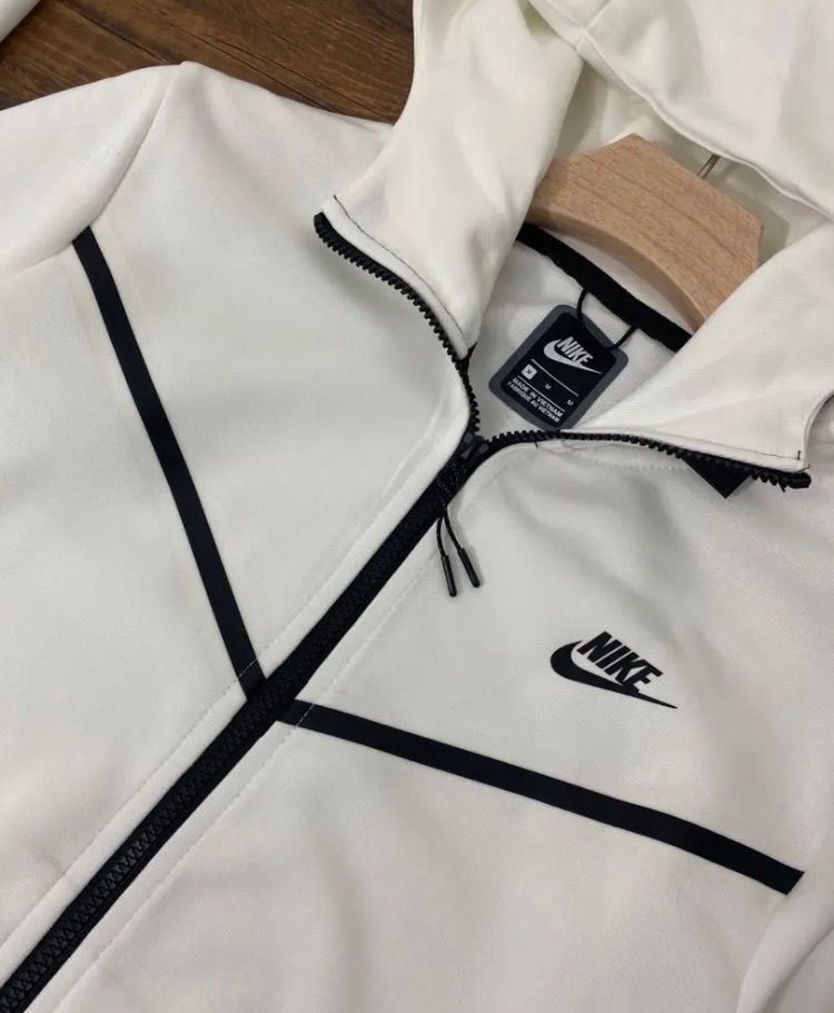 新品・未使用】即購入OK ！ナイキ nike テックフリース 上下 ...