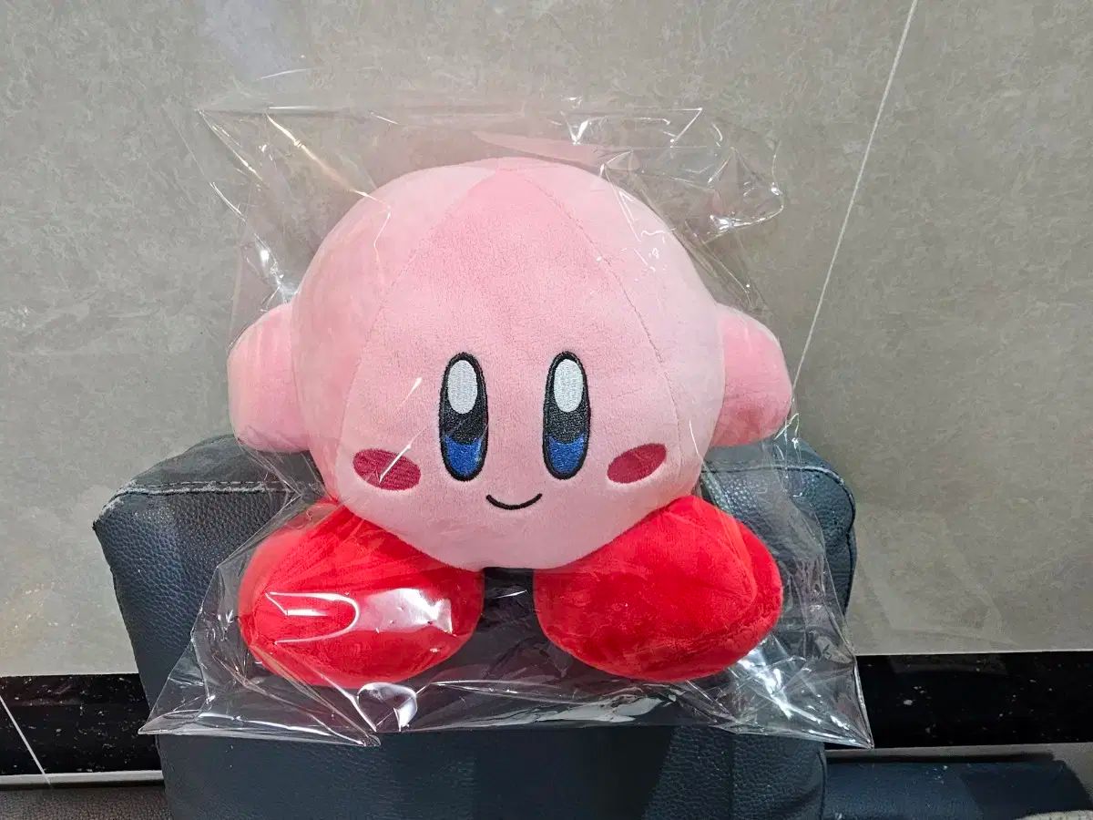 【雷市場（ポンジャン）商品韓国直送】 星の カービー 中 人形 座っている 新品 出品