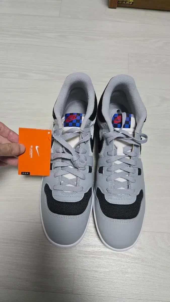 NIKE ナイキ 攻撃 QS SP 295mm テニスシューズ