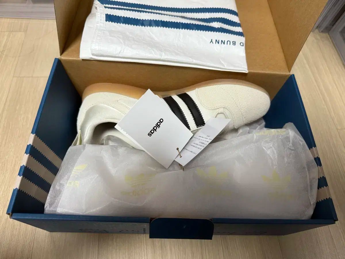 adidas アディダス x 悪い バーニー バレリーナ オフ 白 コア 黒