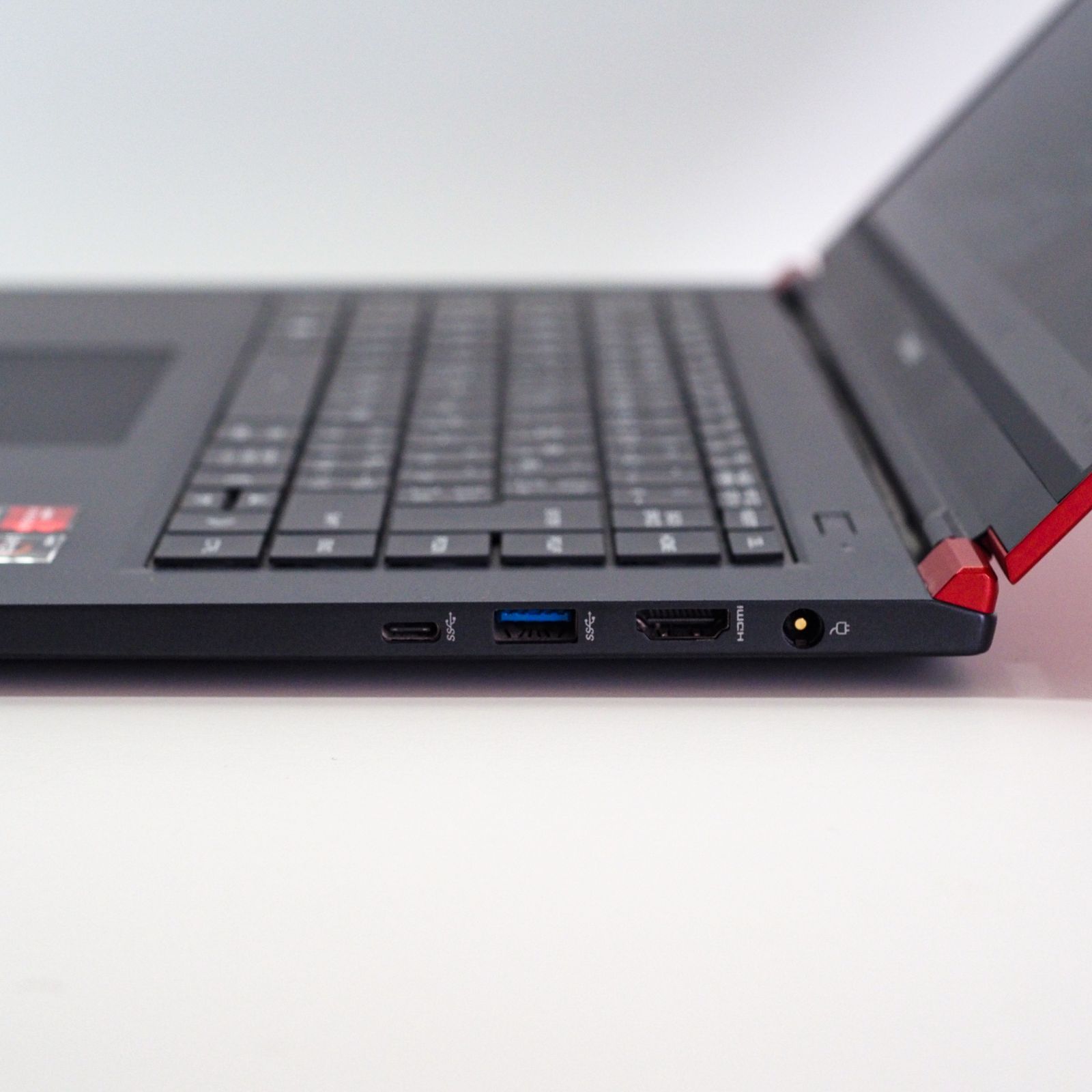 mouse X5-R7-KK、Ryzen 7 4800H、SSD 512GB、16 GBメモリ、Windows 11